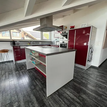 Apartment Dachwohnung Mit Balkon Am Brienzersee, Be