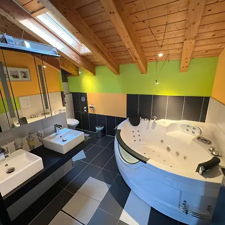 Dachwohnung Mit Balkon Am Brienzersee, Be * Brienz (Bern)