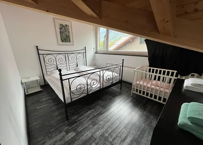 Dachwohnung Mit Balkon Am Brienzersee, Be