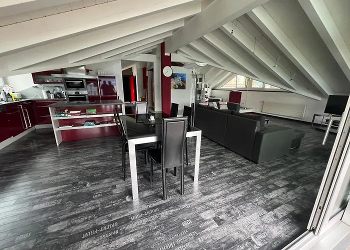 Dachwohnung Mit Balkon Am Brienzersee, Be