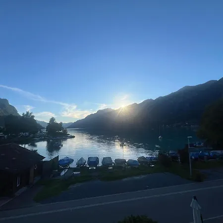 Апартаменты Dachwohnung Mit Balkon Am Brienzersee, Be