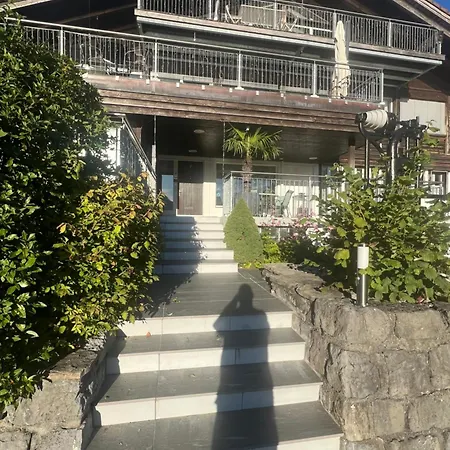 Dachwohnung Mit Balkon Am Brienzersee, Be شقة برينز