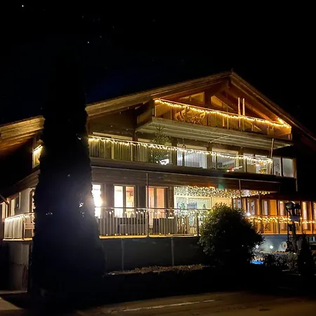 Dachwohnung Mit Balkon Am Brienzersee, Be شقة برينز