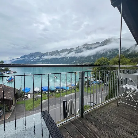 Dachwohnung Mit Balkon Am Brienzersee, Be شقة برينز