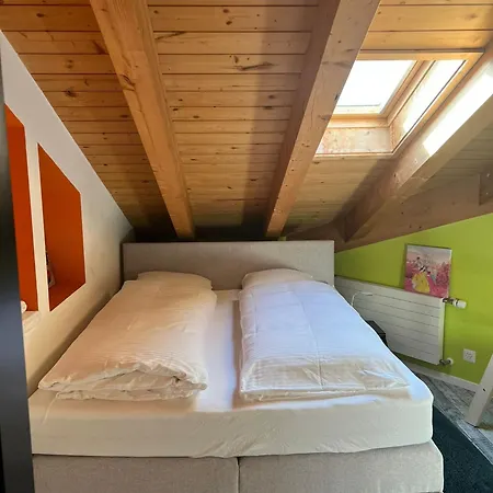 Dachwohnung Mit Balkon Am Brienzersee, Be Daire *